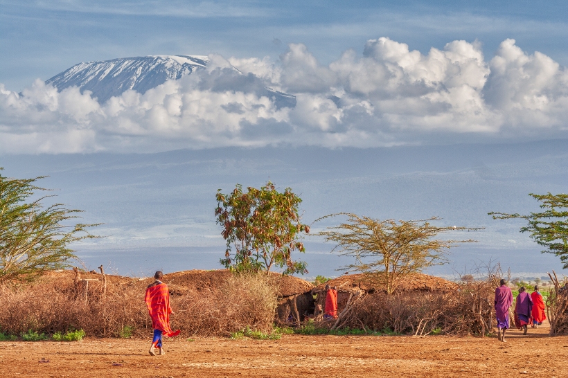 Деревня масаев в национальном заповеднике Амбосели