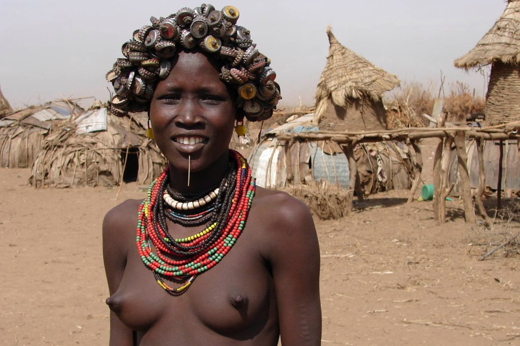 Девушка народности дессанеч, Оморате, Эфиопия